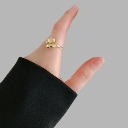 Elegance Wedding Band